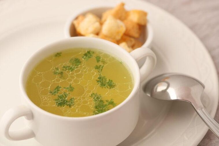 Пилешка супа може да се конзумира во текот на третиот ден од диетата со 6 ливчиња. 