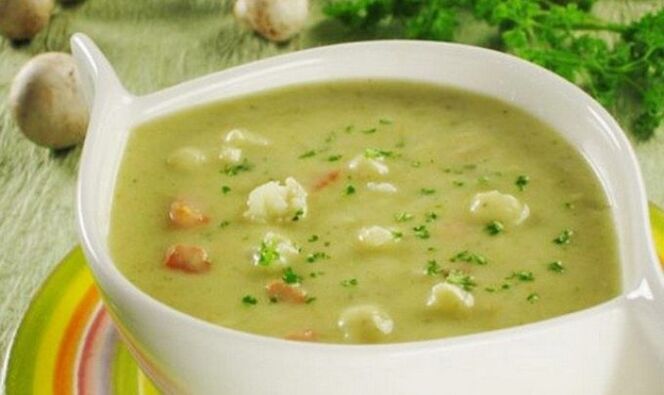 Супа од зеленчук во менито за исхрана за панкреатитис на панкреасот